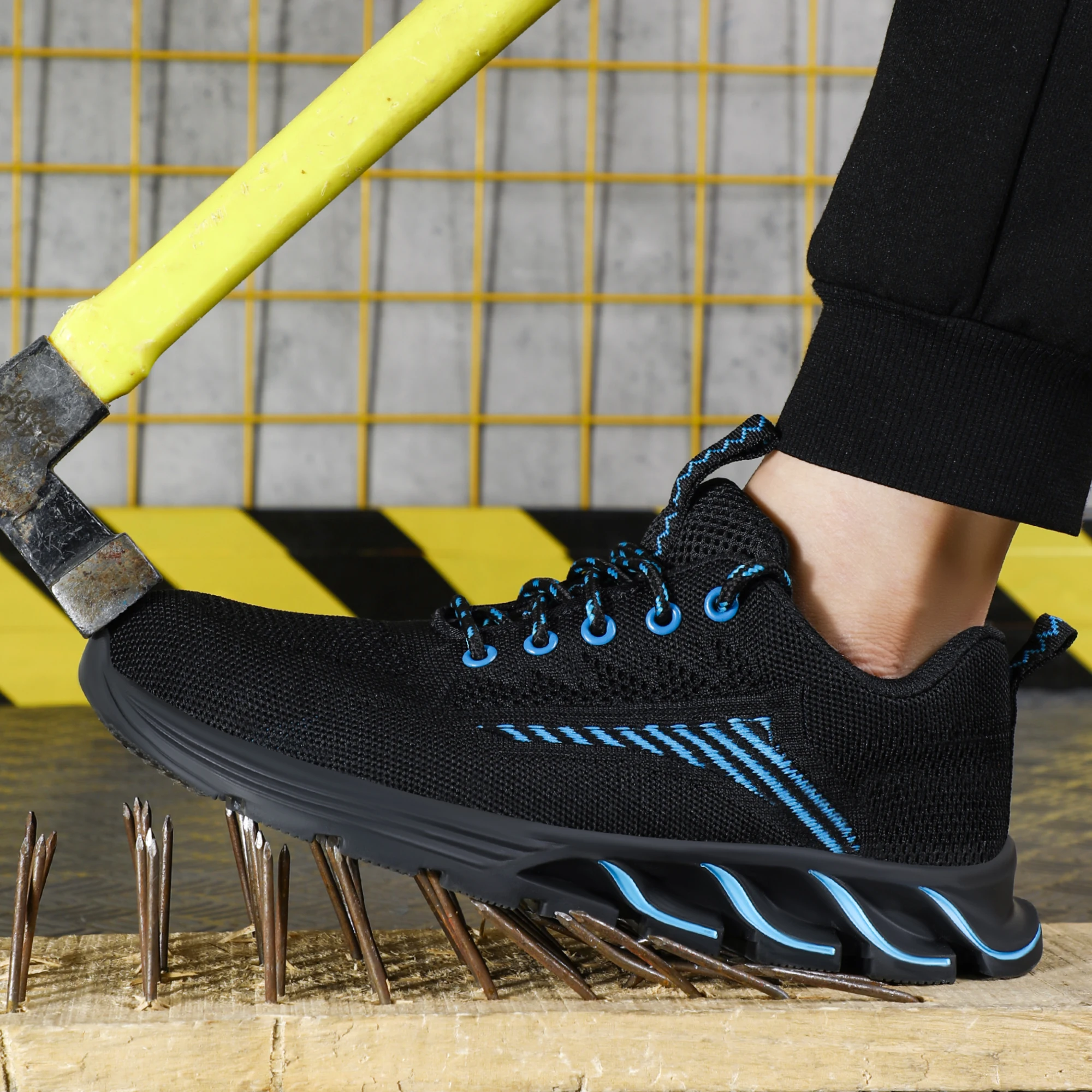 Steel toe anti-smash and anti-stabbing safety shoes non-slip men's wear-resistant soft work shoes lightweight and breathable
Steel toe anti-smash and anti-stabbing safety shoes non-slip men's wear-resistant soft work shoes lightweight and breathable