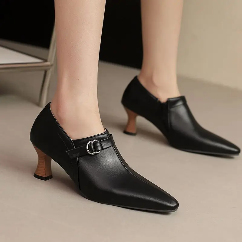 ORCHALISA Vintage Women Pumps Pointed Toe Heels 5.5cm Buckle Strap Size 48 49 50 Office Ladies Daily Shoes
ORCHALISA Vintage Women Pumps Pointed Toe Heels 5.5cm Buckle Strap Size 48 49 50 Office Ladies Daily Shoes