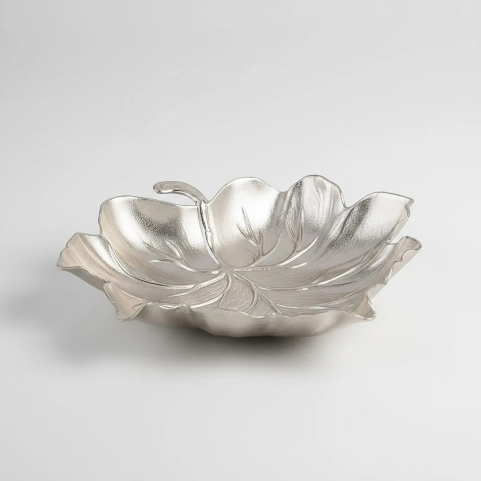 Metal Foliage Dish Zinc Alloy Foliage Shaped Tray Jewelry Catchall Tray European Design Jewelry Dish Multi-Purpose
Metal Foliage Dish Zinc Alloy Foliage Shaped Tray Jewelry Catchall Tray European Design Jewelry Dish Multi-Purpose