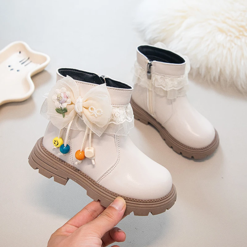Зимние ботильоны для девочек, модная детская обувь с цветами и жемчугом, декоративные плюшевые детские полусапожки для девочек
Зимние ботильоны для девочек, модная детская обувь с цветами и жемчугом, декоративные плюшевые детские полусапожки для девочек