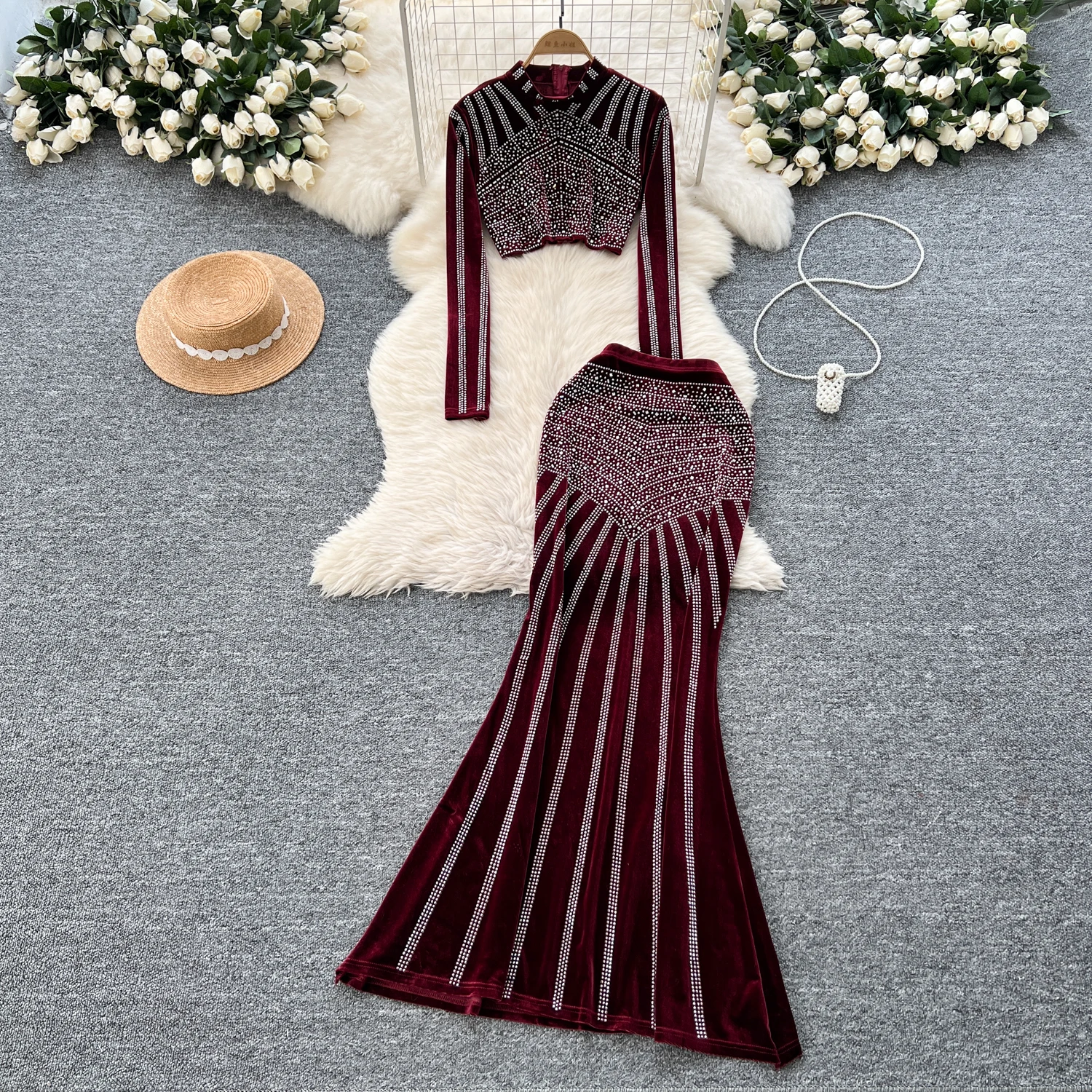 Elegant Long Sleeve Stand Neck Vintage Rhinestone Chic Top and Slim High Waist Skirt Evening High Street Winter Velvet Clothing
Elegant Long Sleeve Stand Neck Vintage Rhinestone Chic Top and Slim High Waist Skirt Evening High Street Winter Velvet Clothing