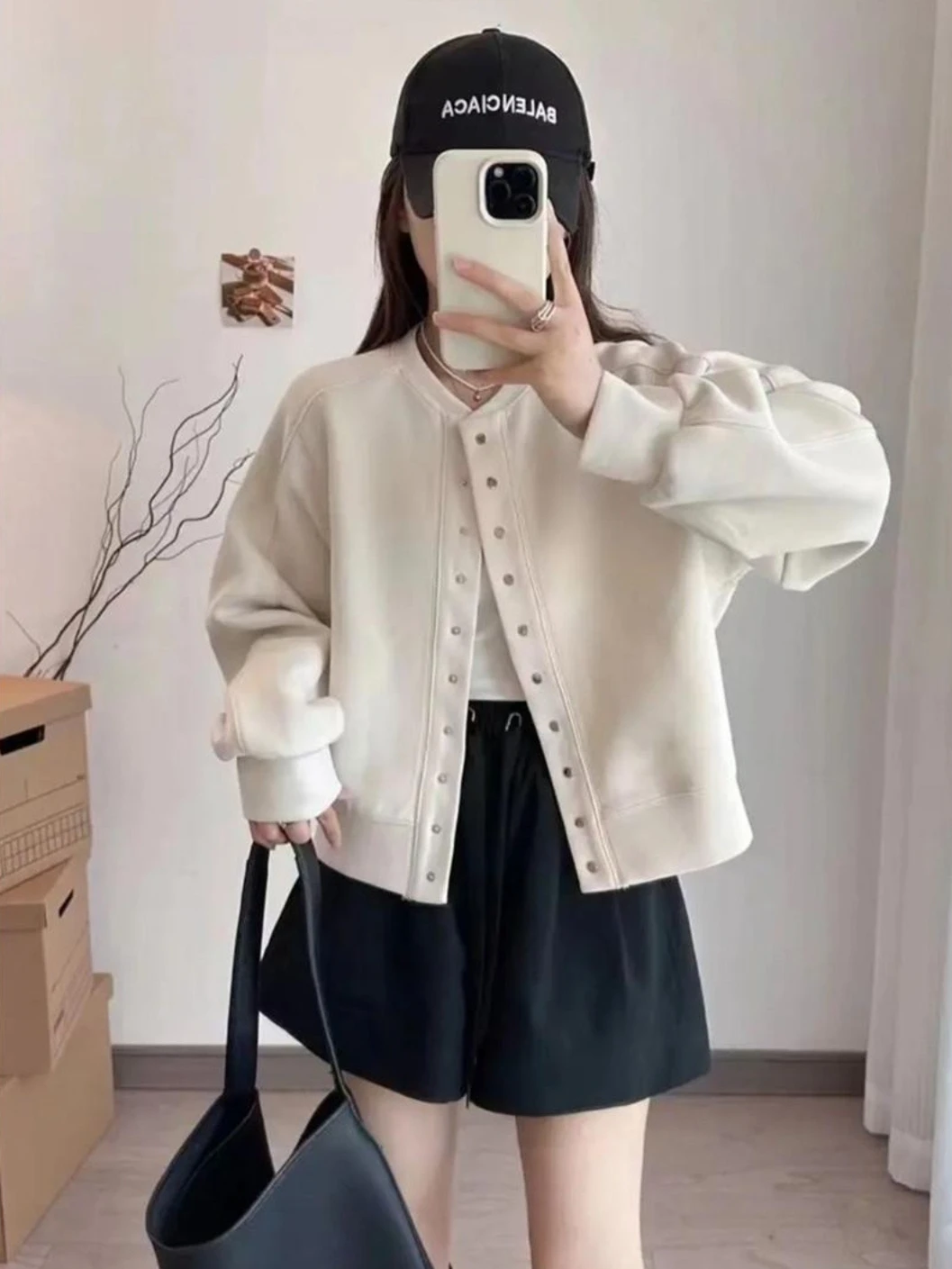Short American Style Baseball Jacket Women's Loose Fit Premium Feel Good Quality Retro Top Korean Version 2026 New Arrival
Short American Style Baseball Jacket Women's Loose Fit Premium Feel Good Quality Retro Top Korean Version 2026 New Arrival