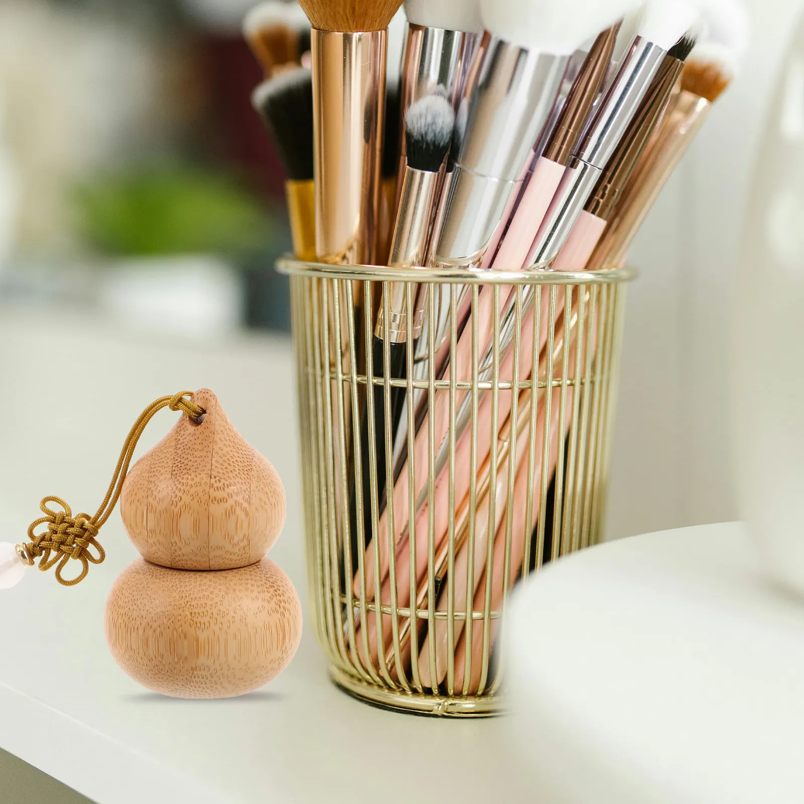 Refillable Bamboo Essential Oil Roller Bottle 10Ml Small Capacity Leakproof Design for Travel Perfume Aromatherapy on-The-Go Use
Refillable Bamboo Essential Oil Roller Bottle 10Ml Small Capacity Leakproof Design for Travel Perfume Aromatherapy on-The-Go Use