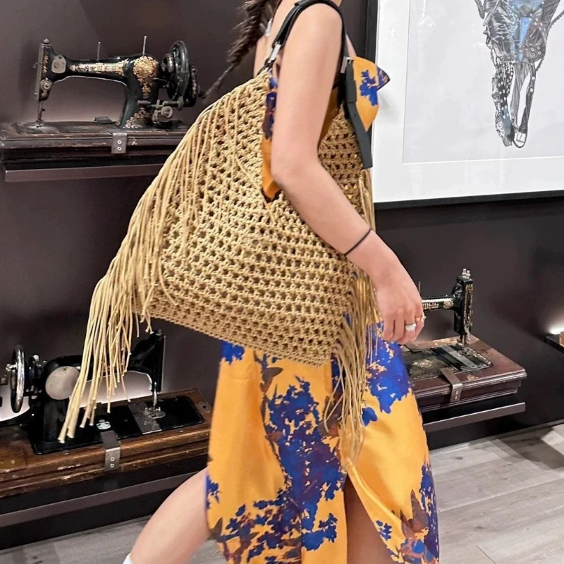 Handmade Woven Bag, Vintage Tassel Bag, Women's Hollowed Out Beach Bag, New Commuting Women's One Shoulder Versatile Tote Bag
Handmade Woven Bag, Vintage Tassel Bag, Women's Hollowed Out Beach Bag, New Commuting Women's One Shoulder Versatile Tote Bag