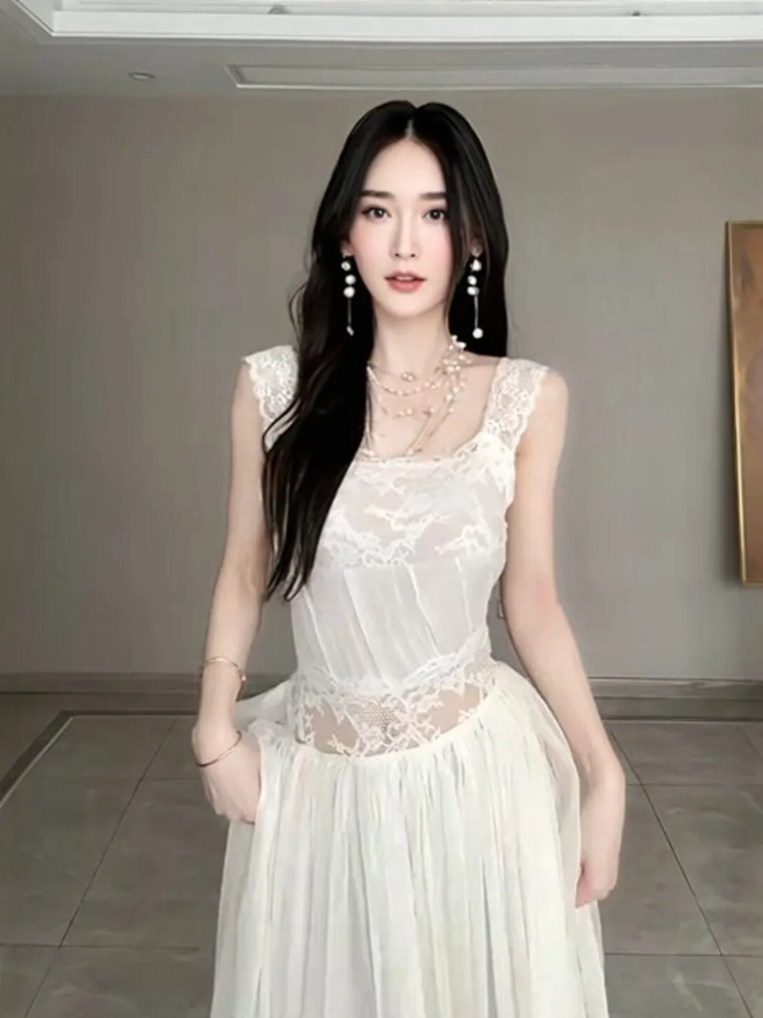 Unique Lace Splicing Halter Long Dress Elegant Style Summer Fashion French Style High Waist Polyster Fiber Non-Repeating Dress
Unique Lace Splicing Halter Long Dress Elegant Style Summer Fashion French Style High Waist Polyster Fiber Non-Repeating Dress