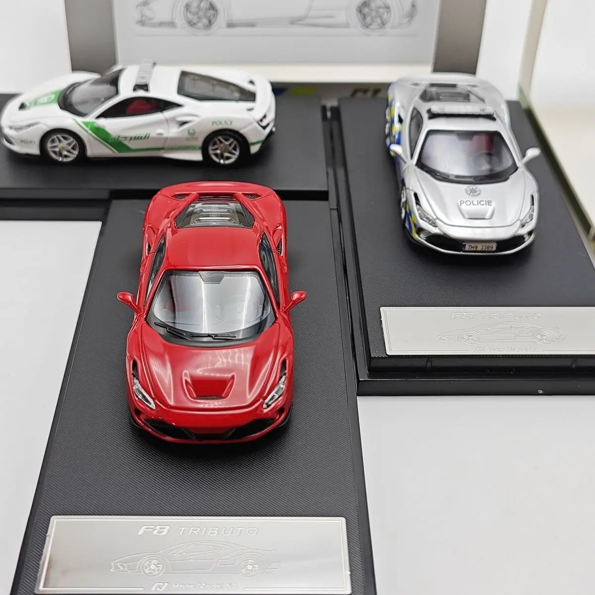 Hone Model 1:64 F8 TRIBUTO Alloy Car Diecasts & Toy Vehicles Car Model Miniature Scale Model Car For Children
Hone Model 1:64 F8 TRIBUTO Alloy Car Diecasts & Toy Vehicles Car Model Miniature Scale Model Car For Children