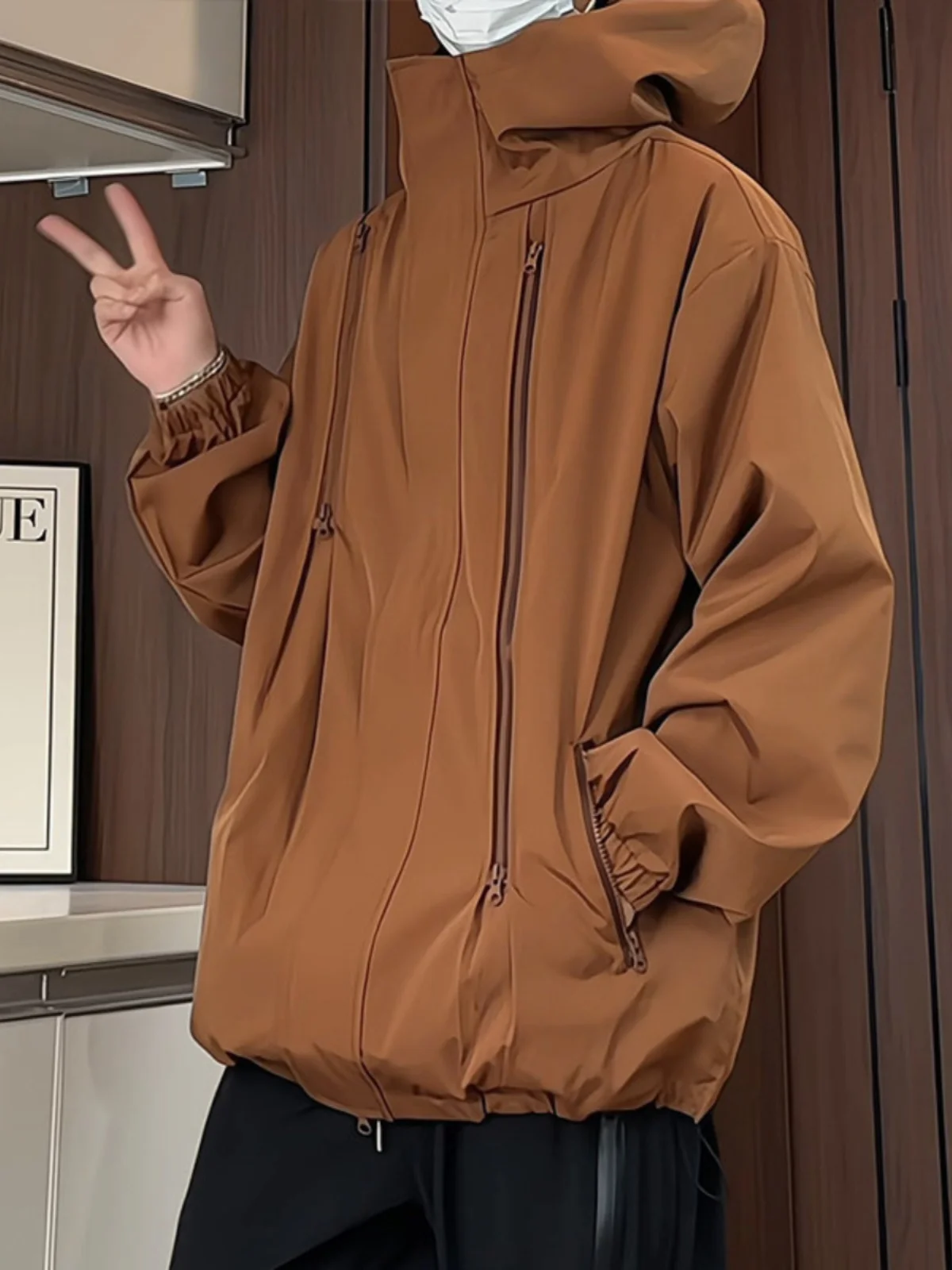 Новая мужская куртка для активного отдыха кофейного цвета с капюшоном, весенне-осенняя, модная, ветрозащитная, из полиэфирного волокна, с длинными рукавами.
Новая мужская куртка для активного отдыха кофейного цвета с капюшоном, весенне-осенняя, модная, ветрозащитная, из полиэфирного волокна, с длинными рукавами.