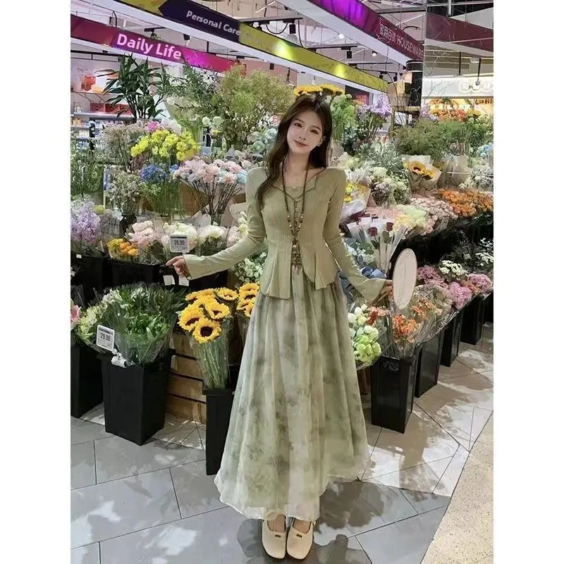 New Chinese Style Thin Long Sleeve Sun Protection Open Cardigan Strap Floral Half Skirt Women's Spring Summer Fashion Set
New Chinese Style Thin Long Sleeve Sun Protection Open Cardigan Strap Floral Half Skirt Women's Spring Summer Fashion Set