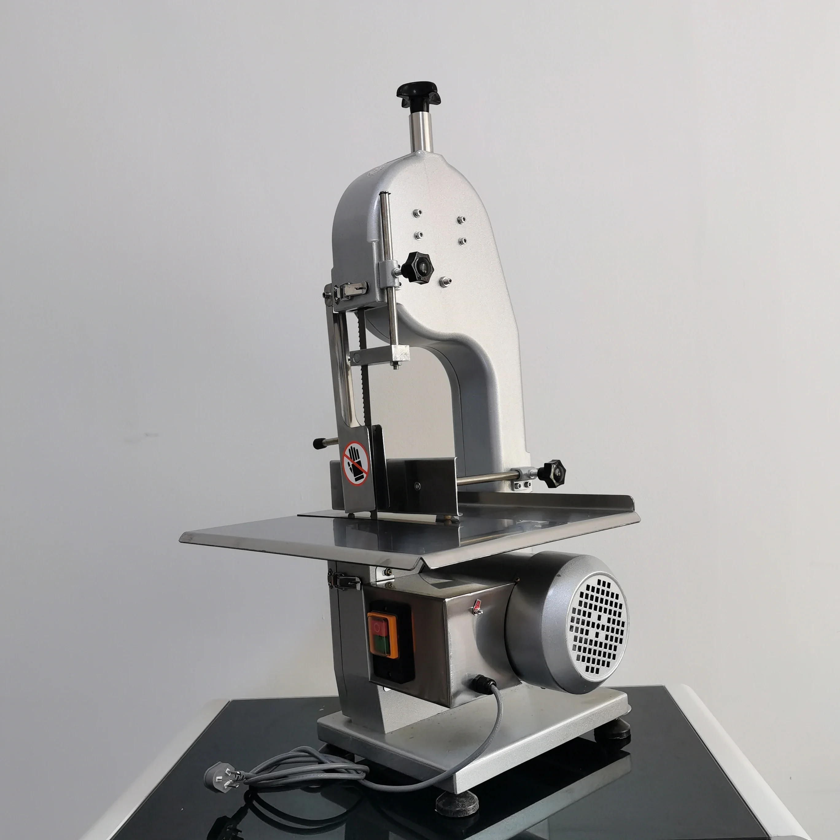 Desktop Bandsaw Commercial Equipment for Frozen Beef Pork Fish Rib and Raw Cutting Processing
Desktop Bandsaw Commercial Equipment for Frozen Beef Pork Fish Rib and Raw Cutting Processing