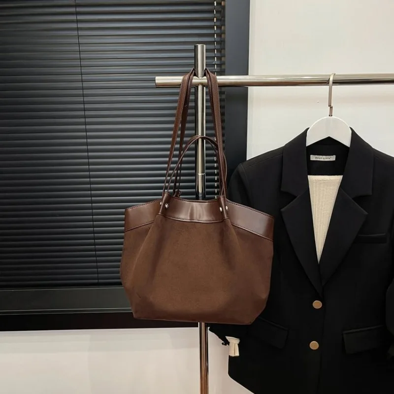 Fashion Classic Women Handbag High End Leather Elegant Vintage Casual Crossbody Messenger Bag
Fashion Classic Women Handbag High End Leather Elegant Vintage Casual Crossbody Messenger Bag