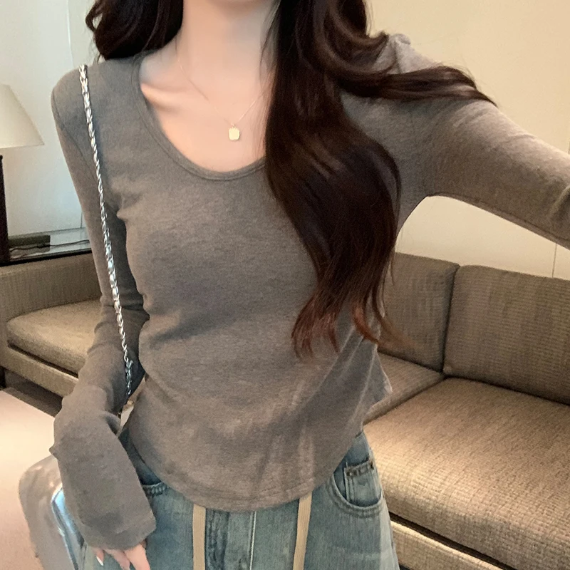 Sexy Sheathy V-neck Women T-shirts 2023 New Autumn Winter Long Sleeve Slim T Shirt Ladies Fashion Irregular Short Tees Tops
Sexy Sheathy V-neck Women T-shirts 2023 New Autumn Winter Long Sleeve Slim T Shirt Ladies Fashion Irregular Short Tees Tops