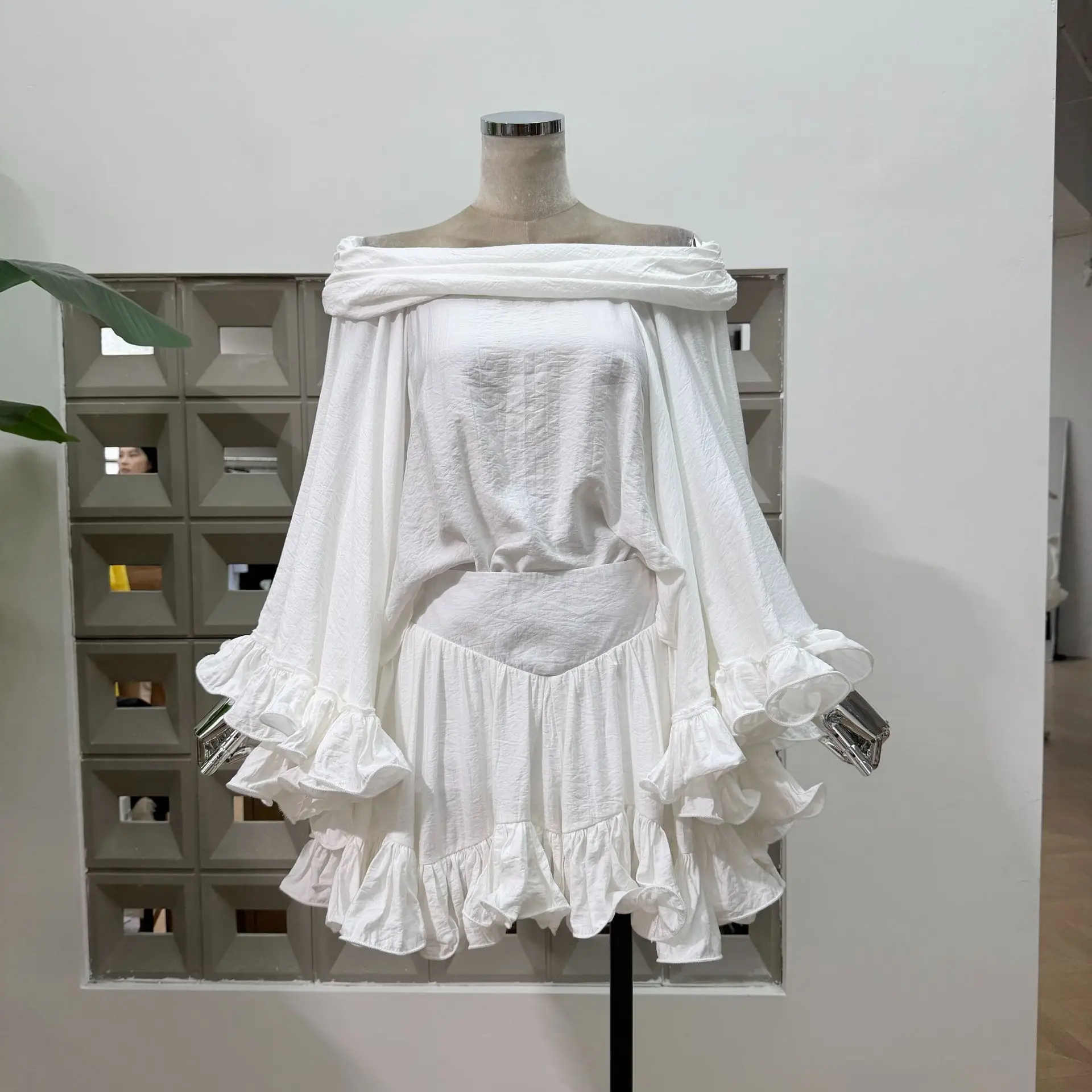 Summer Solid Color Ruffled Loose Two-piece Set Off Shoulder Long Sleeve Top + High Waisted A Line Skirt Chic Set New Female
Summer Solid Color Ruffled Loose Two-piece Set Off Shoulder Long Sleeve Top + High Waisted A Line Skirt Chic Set New Female