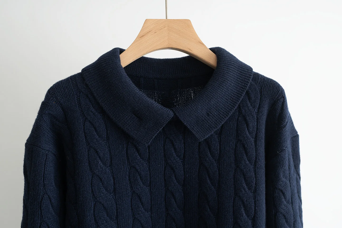 Женский вязаный свитер с воротником, осенне-зимний пуловер, базовый слой, повседневный свитер
Женский вязаный свитер с воротником, осенне-зимний пуловер, базовый слой, повседневный свитер