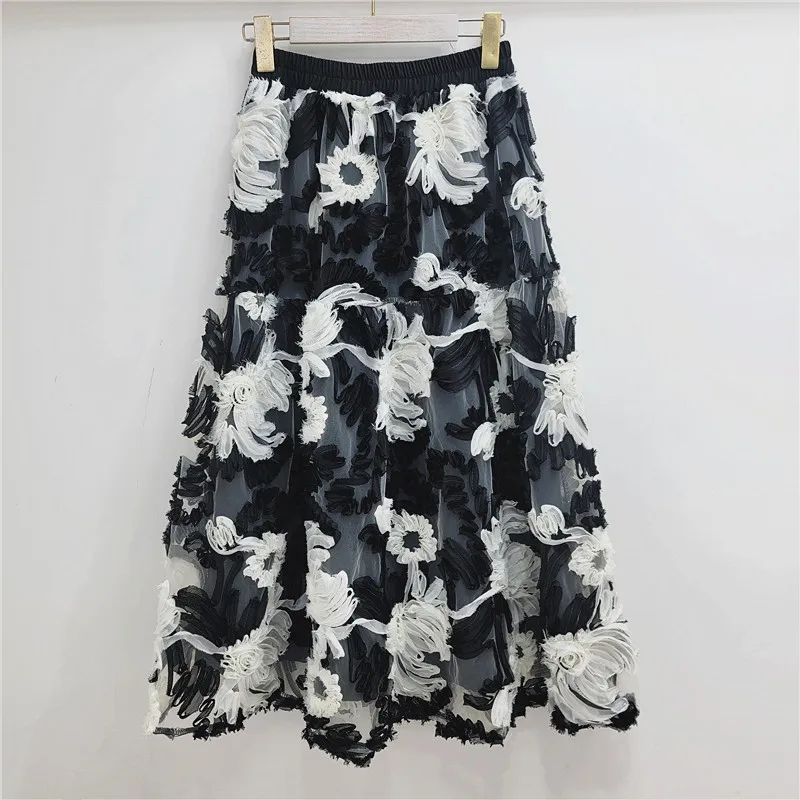 Black and White Contrast Color Embroidered Skirt for Women 2024 Autumn New Elastic Waist French Elegant A- line
Black and White Contrast Color Embroidered Skirt for Women 2024 Autumn New Elastic Waist French Elegant A- line