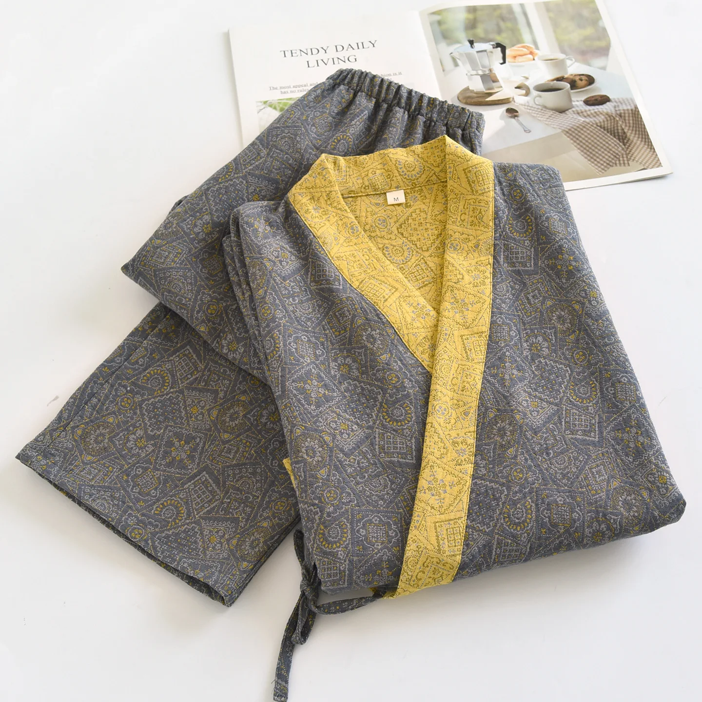 Japanese Style Kimono Pajamas Set Men's Cotton Sleepwear Loose Casual Pijama Mujer Home Clothes Male Retro Printed Pyjamas
Japanese Style Kimono Pajamas Set Men's Cotton Sleepwear Loose Casual Pijama Mujer Home Clothes Male Retro Printed Pyjamas
