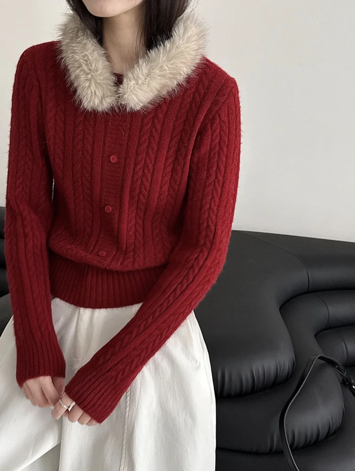 Korean Style Detachable Fur Collar Twist Knitwear Slimming Waist Vintage Women's Top Coat Soft Long Sleeve round Neck Warmth
Korean Style Detachable Fur Collar Twist Knitwear Slimming Waist Vintage Women's Top Coat Soft Long Sleeve round Neck Warmth