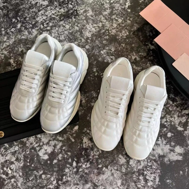 2026 Autumn Winter New Women's Solid Color Round Toe Lace-up Dad Shoes Quilted Platform Sneakers Casual Outdoor Walking Footwear
2026 Autumn Winter New Women's Solid Color Round Toe Lace-up Dad Shoes Quilted Platform Sneakers Casual Outdoor Walking Footwear
