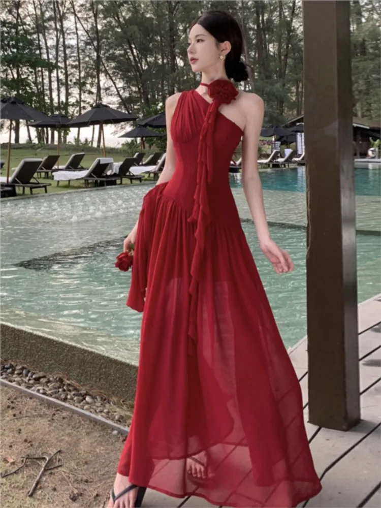 A unique red off-the-shoulder dress with long design sense for seaside vacation and niche style
A unique red off-the-shoulder dress with long design sense for seaside vacation and niche style