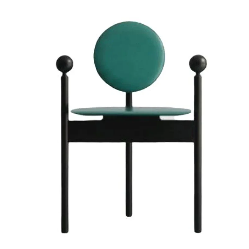 Medieval chair, round back retro creative art solid wood simple dining chair
Medieval chair, round back retro creative art solid wood simple dining chair