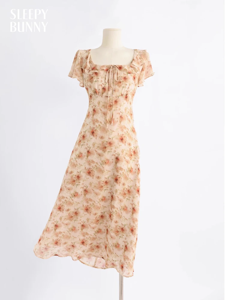 Elegant Floral Chiffon Dress for Women Vintage Ruffle Maxi Sundress Short Sleeve High Waist Long Dress for Summer Picnic Look
Elegant Floral Chiffon Dress for Women Vintage Ruffle Maxi Sundress Short Sleeve High Waist Long Dress for Summer Picnic Look