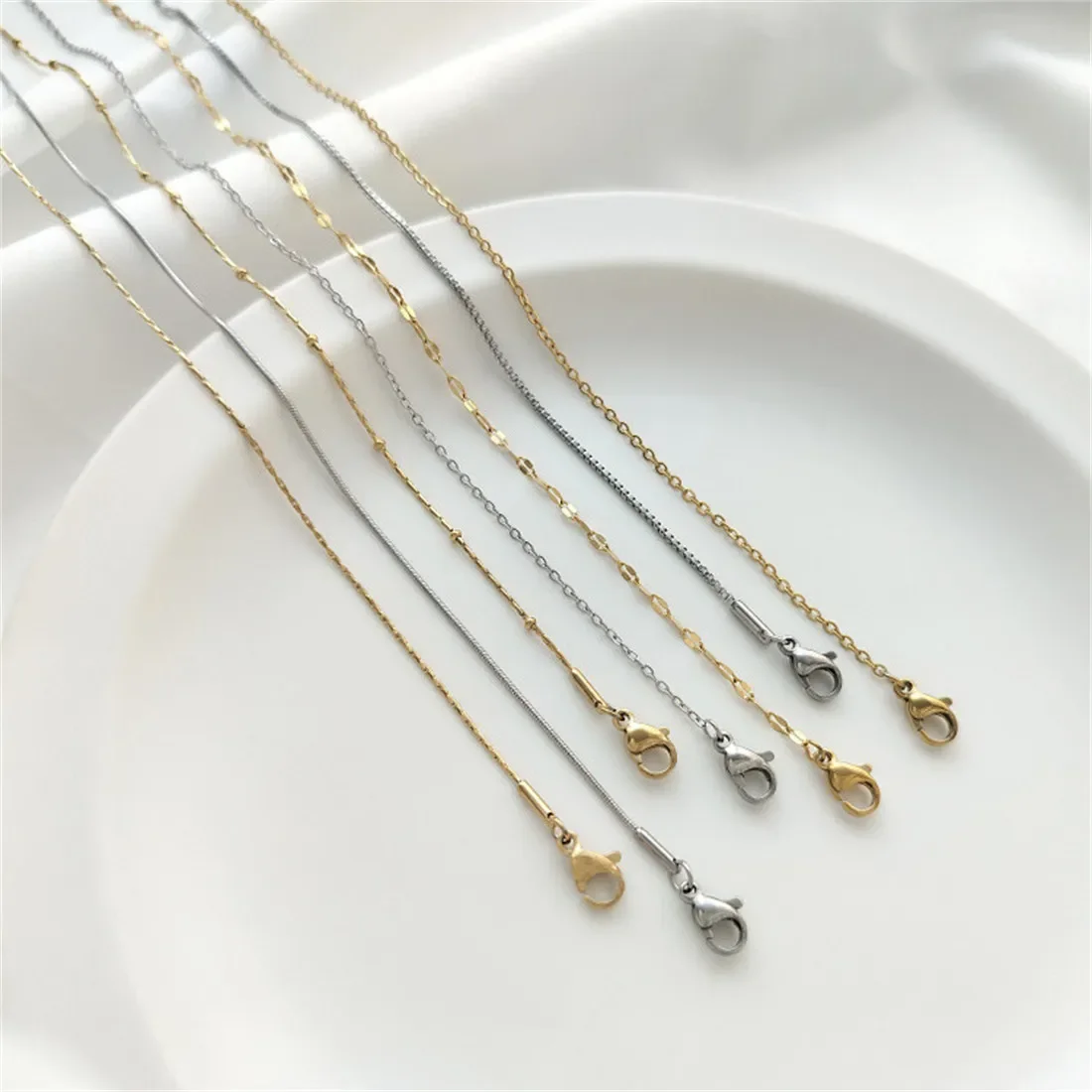 Titanium Steel Double Ring Necklace O-shaped Snake Bone Box Clip Bead Chain Belt Extension Chain Lock Bone Chain DIY Thin Chain
Titanium Steel Double Ring Necklace O-shaped Snake Bone Box Clip Bead Chain Belt Extension Chain Lock Bone Chain DIY Thin Chain