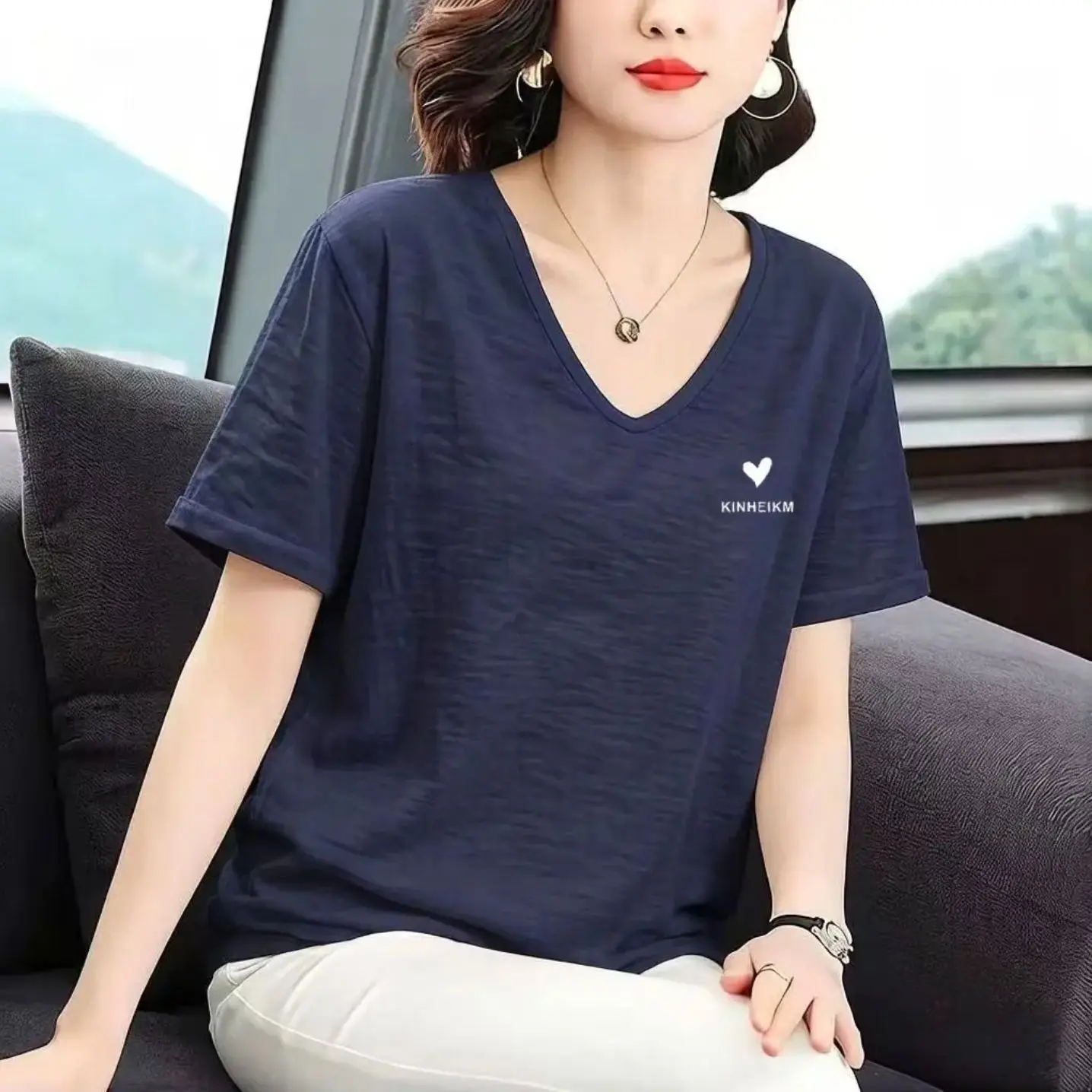 Women's plus Size Summer Thin Base Shirt Short Sleeve V-Neck Printed Breathable T-Shirt Comfortable Regular Fit Commute Style
Women's plus Size Summer Thin Base Shirt Short Sleeve V-Neck Printed Breathable T-Shirt Comfortable Regular Fit Commute Style