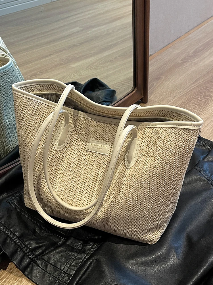 Trendy Beach Woven Women's Tote Bag Large Capacity Single Shoulder Straw Bag Casual Simple Style Soft Handle Zipper Closure
Trendy Beach Woven Women's Tote Bag Large Capacity Single Shoulder Straw Bag Casual Simple Style Soft Handle Zipper Closure