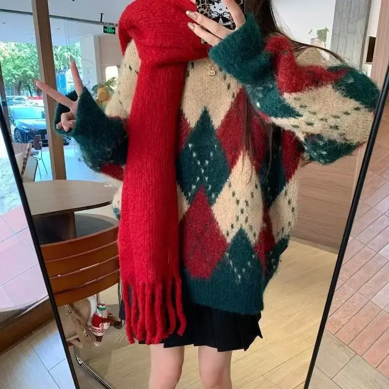 Christmas Color Block Loose Long Sleeve Women's Knitted Sweater Soft Cozy Winter Fashion Trendy Green Diamond Pattern Polo Neck
Christmas Color Block Loose Long Sleeve Women's Knitted Sweater Soft Cozy Winter Fashion Trendy Green Diamond Pattern Polo Neck