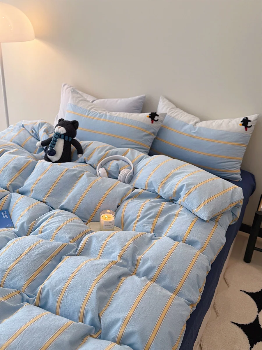 Clean Blue Pure Cotton Washed Linen 18m Bedding Set Simple Striped Four-Piece Cotton Bedding Set for Homestay Queen Size Bed
Clean Blue Pure Cotton Washed Linen 18m Bedding Set Simple Striped Four-Piece Cotton Bedding Set for Homestay Queen Size Bed