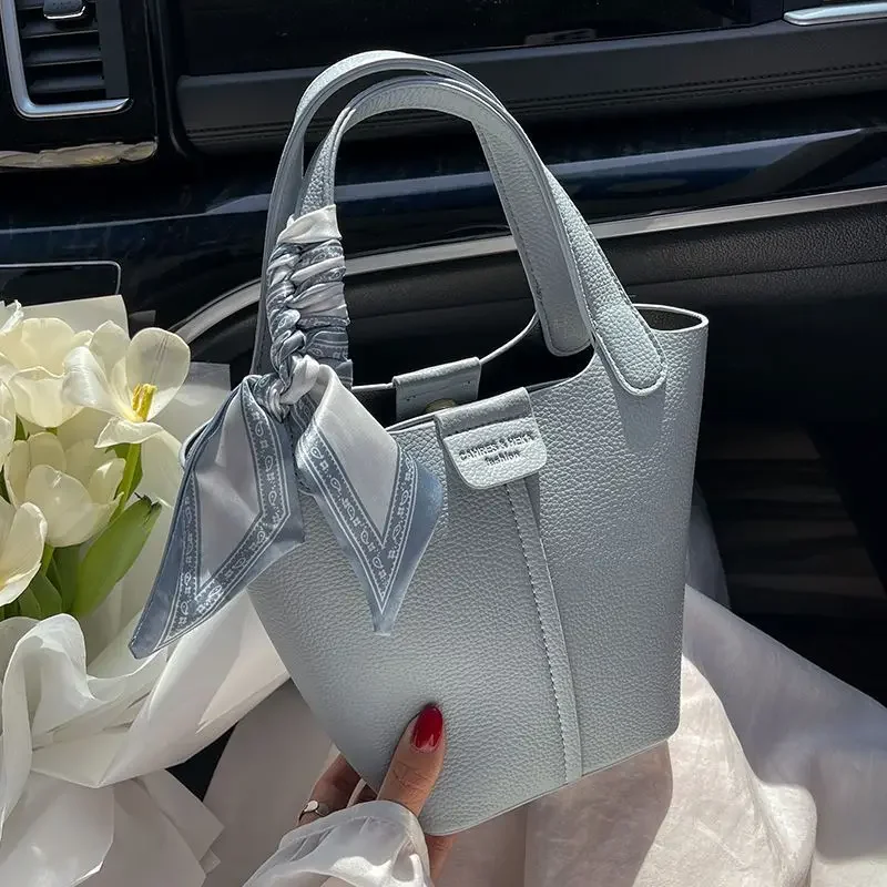 2025 New Summer Child Mother Small Female Fashion Magnetic Snap Texture Casual Shoulder Match Everything Crossbody Bucket Bag
2025 New Summer Child Mother Small Female Fashion Magnetic Snap Texture Casual Shoulder Match Everything Crossbody Bucket Bag