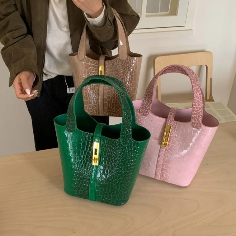 Luxury Stone Pattern Bucket Bag for Women - Premium Versatile Commuter Handbag with European & American Style, Spacious Capacity
Luxury Stone Pattern Bucket Bag for Women - Premium Versatile Commuter Handbag with European & American Style, Spacious Capacity