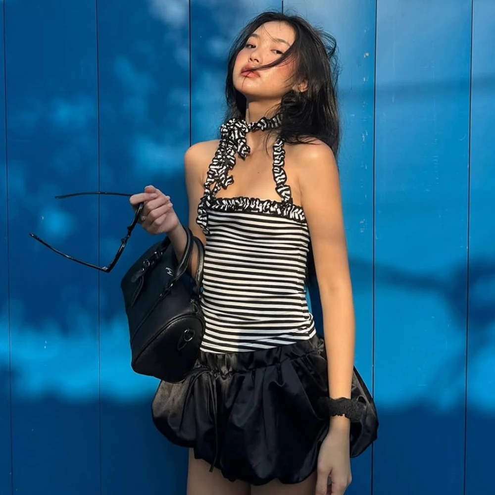SylCue Stripe Patchwork Tank Tops Women Summer Trend Halter Off Shoulder Backless Street Fashion Versatile Style Elegant Outfits
SylCue Stripe Patchwork Tank Tops Women Summer Trend Halter Off Shoulder Backless Street Fashion Versatile Style Elegant Outfits