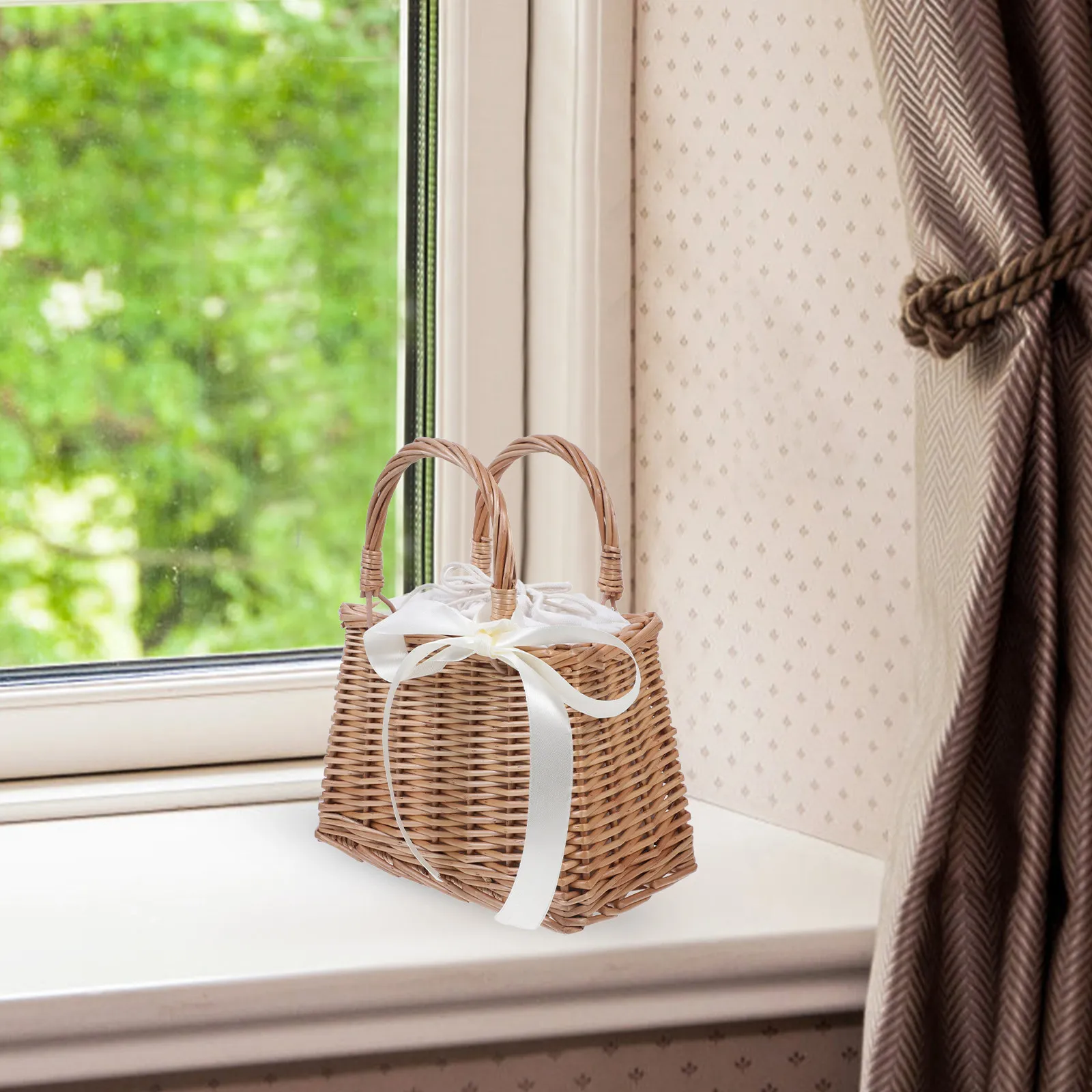 1Pcs Small Square Rattan Basket Handcrafted Flower Holding Container Decorative Woven Bag for Gifting Wedding Party Home Display
1Pcs Small Square Rattan Basket Handcrafted Flower Holding Container Decorative Woven Bag for Gifting Wedding Party Home Display