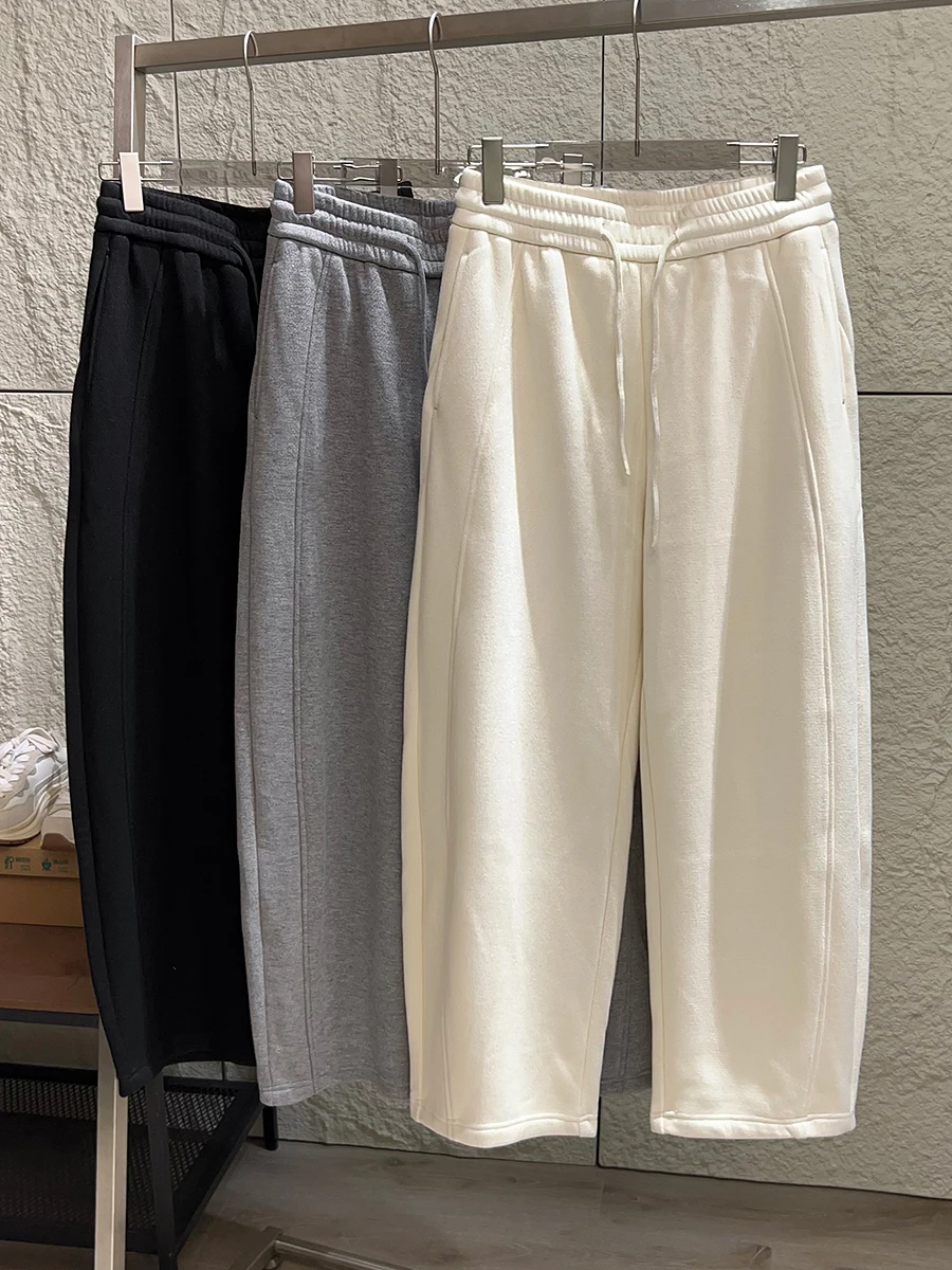High Aesthetic Value Men's Wool Blend Fleece Lined Thickened Elastic Waist Loose Wide Leg Casual Pants Autumn Winter
High Aesthetic Value Men's Wool Blend Fleece Lined Thickened Elastic Waist Loose Wide Leg Casual Pants Autumn Winter