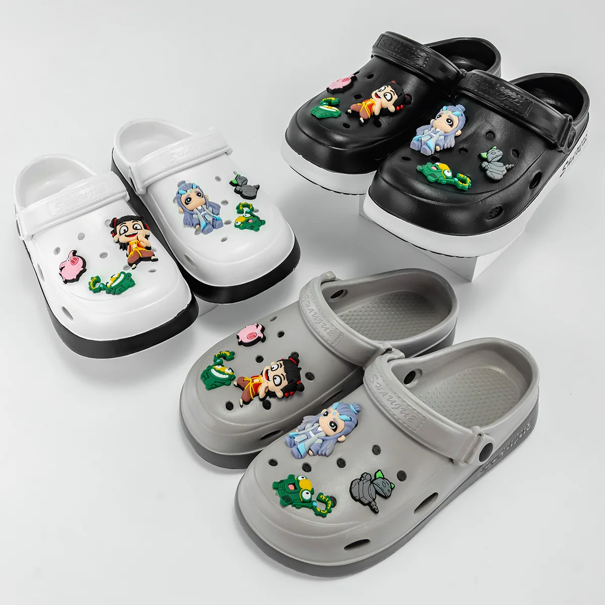 New Cartoon Nezha Mysterious Beast Versatile Double Color Matching Men's and Women's Clogs for Outer Wear Flats Non-Slip Slippers Fashionable Sandals 833
New Cartoon Nezha Mysterious Beast Versatile Double Color Matching Men's and Women's Clogs for Outer Wear Flats Non-Slip Slippers Fashionable Sandals 833