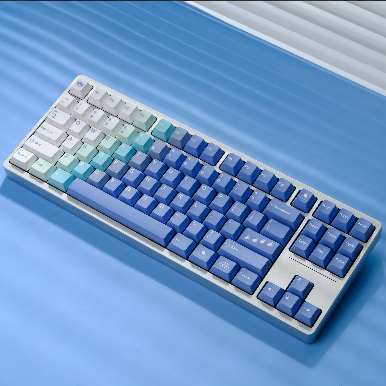 Snow monster, all five sides, hot sublimation PBT material original highly mechanical keyboard keycaps
Snow monster, all five sides, hot sublimation PBT material original highly mechanical keyboard keycaps