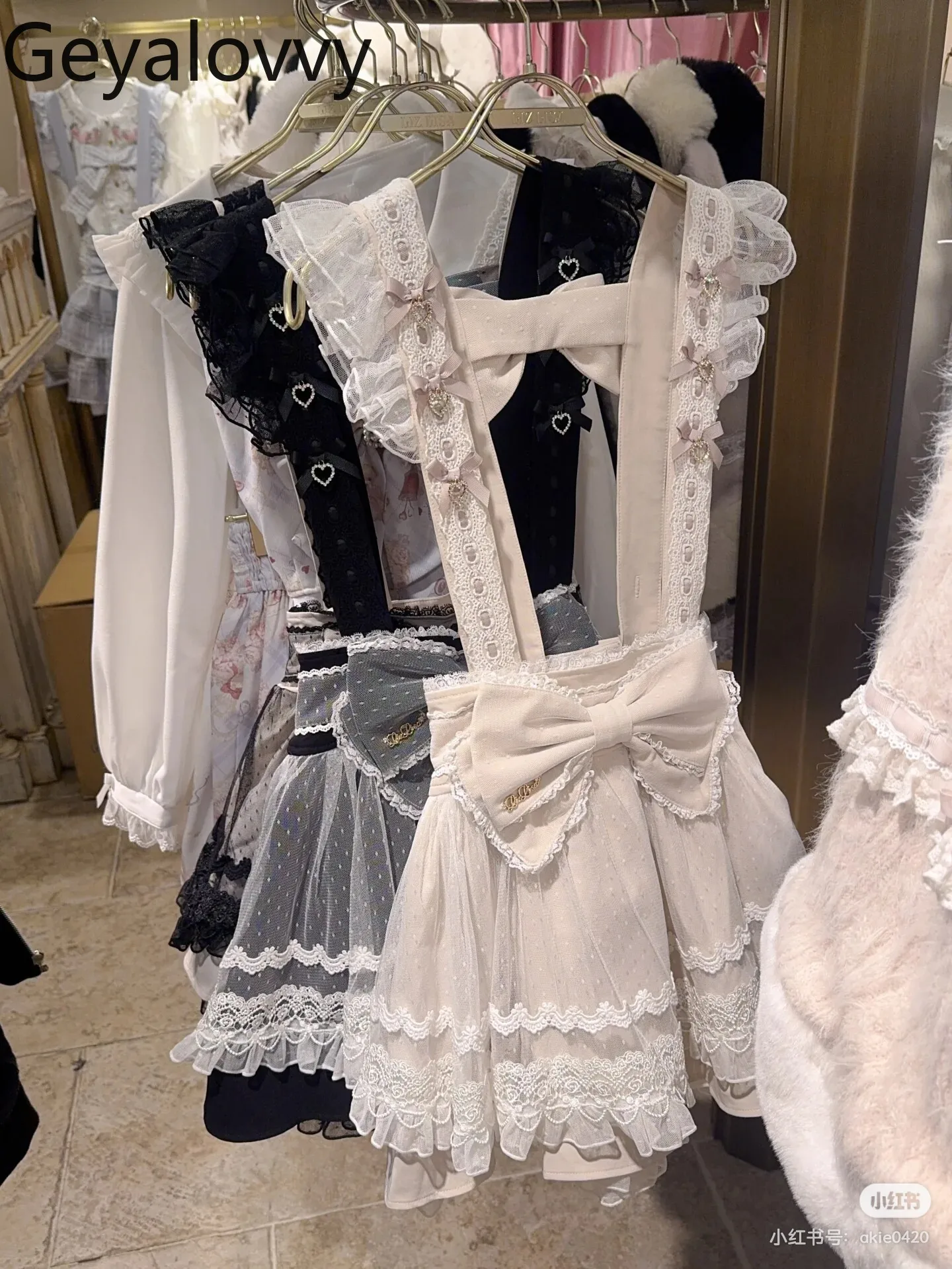 Japanese-style Cute Lace Mass-produced Maid Tulle Cake Bow Lolita Strap Skirt 2026 Spring-summer New Suspender Skirt for Women
Japanese-style Cute Lace Mass-produced Maid Tulle Cake Bow Lolita Strap Skirt 2026 Spring-summer New Suspender Skirt for Women