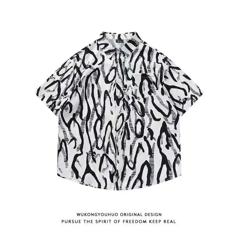 Loose ort Sve Hawaiian Sle irt Retro Hong Kong Sle Thai Design Men's Casual irt Youth Faion Polyester Fiber
Loose ort Sve Hawaiian Sle irt Retro Hong Kong Sle Thai Design Men's Casual irt Youth Faion Polyester Fiber
