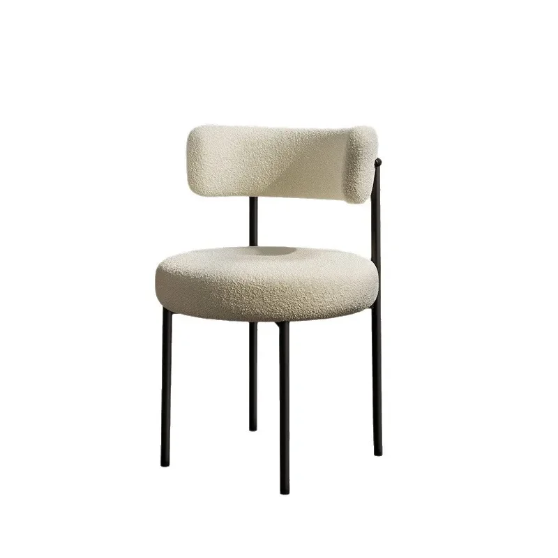 Nordic modern minimalist metal dining chair, suitable for family restaurants and cafes, light luxury leisure design
Nordic modern minimalist metal dining chair, suitable for family restaurants and cafes, light luxury leisure design