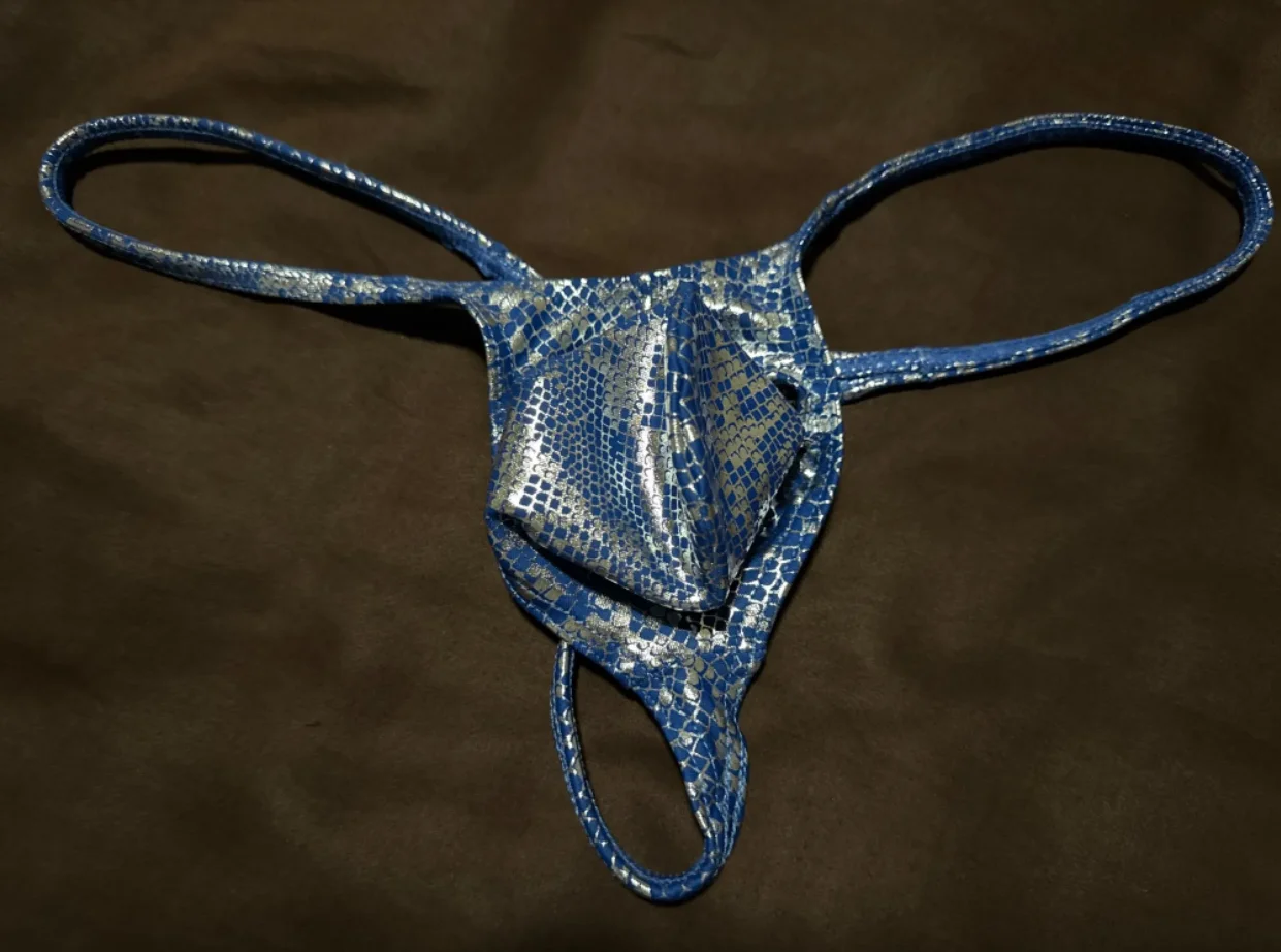 Cheeky Thong Men's Underwear Pouch Wet Look String Briefs Male G-string Ultrathin Bikini Lingerie for Man Beach Sunbathe Tangas
Cheeky Thong Men's Underwear Pouch Wet Look String Briefs Male G-string Ultrathin Bikini Lingerie for Man Beach Sunbathe Tangas