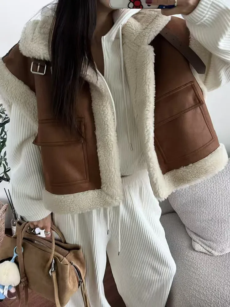 Ladies' Loose Fit Fleece Lined Lamb Fur Vest Cotton Jacket Sleeveless Warm Casual Style Short Coat High Collar Zipper Closure
Ladies' Loose Fit Fleece Lined Lamb Fur Vest Cotton Jacket Sleeveless Warm Casual Style Short Coat High Collar Zipper Closure