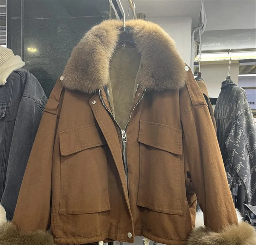 Real fox fur collar denim jacket for women winter 2023 new plush thickened casual loose warm cotton coat Y4470
Real fox fur collar denim jacket for women winter 2023 new plush thickened casual loose warm cotton coat Y4470
