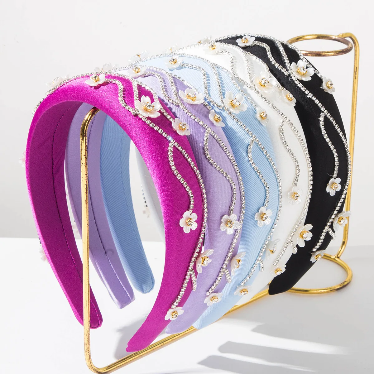 Hairband Korean style trendy irregular chain diamond-encrusted three-dimensional flower wide-brimmed niche design headwear 488
Hairband Korean style trendy irregular chain diamond-encrusted three-dimensional flower wide-brimmed niche design headwear 488