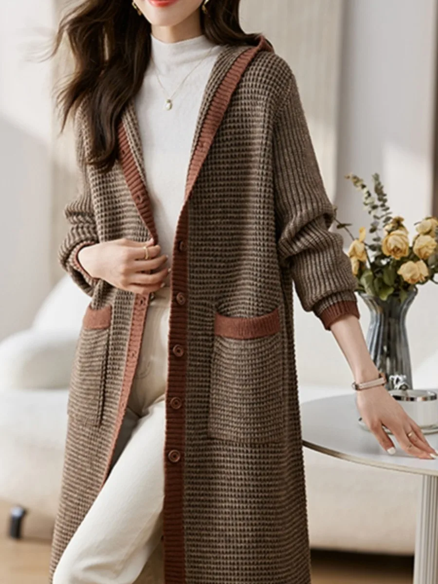 Elegant High-End Color Block Knitted Hat Coat Warm Commuting over Knee Sweater Outerwear Fashionable Versatile Winter Coat
Elegant High-End Color Block Knitted Hat Coat Warm Commuting over Knee Sweater Outerwear Fashionable Versatile Winter Coat
