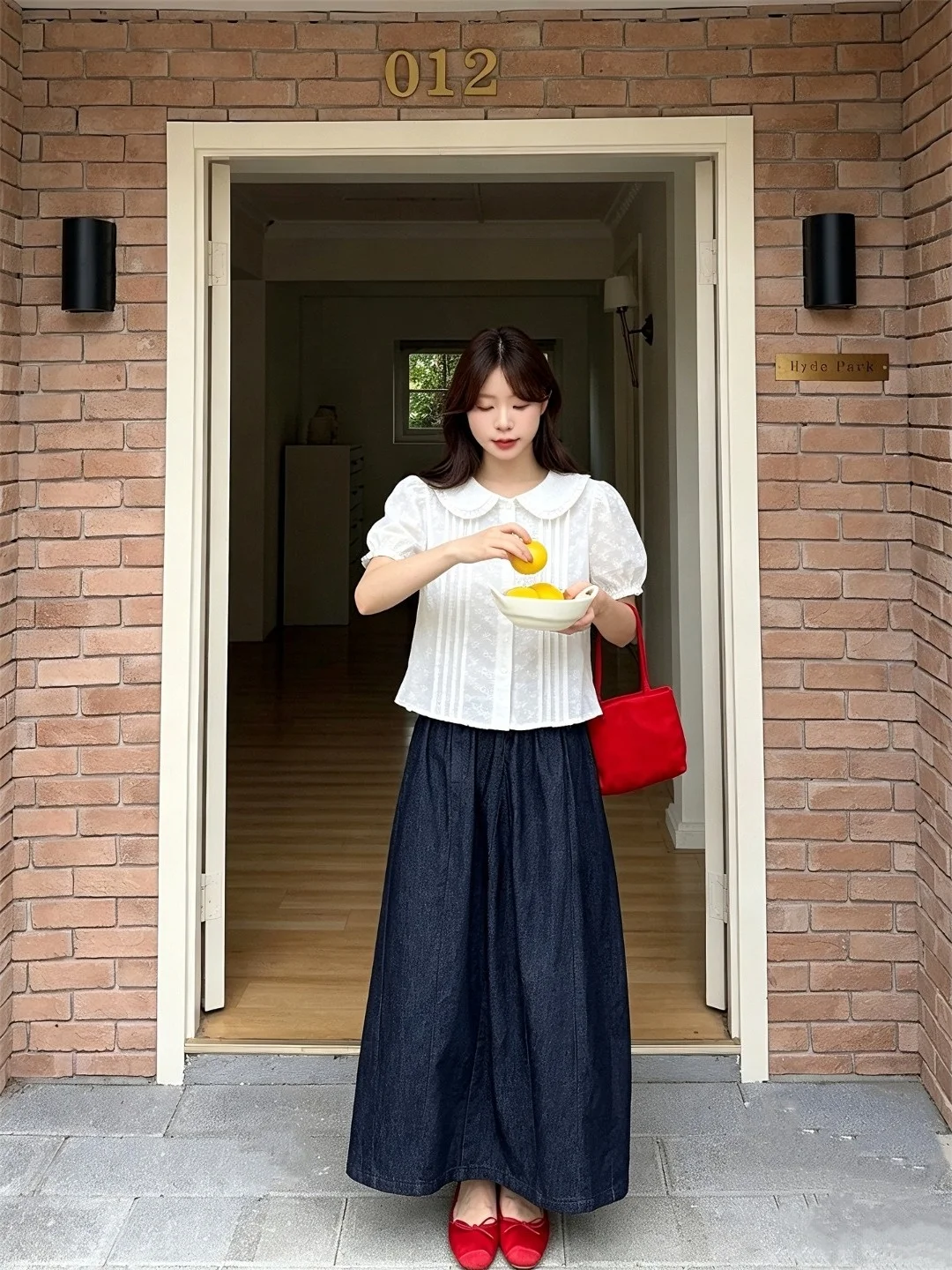 2026 Summer Korean Style Embroidered Bubble Sleeve Doll Collar Hollow out Lace Trim Shirt A-Line Skirt for Women Commute
2026 Summer Korean Style Embroidered Bubble Sleeve Doll Collar Hollow out Lace Trim Shirt A-Line Skirt for Women Commute