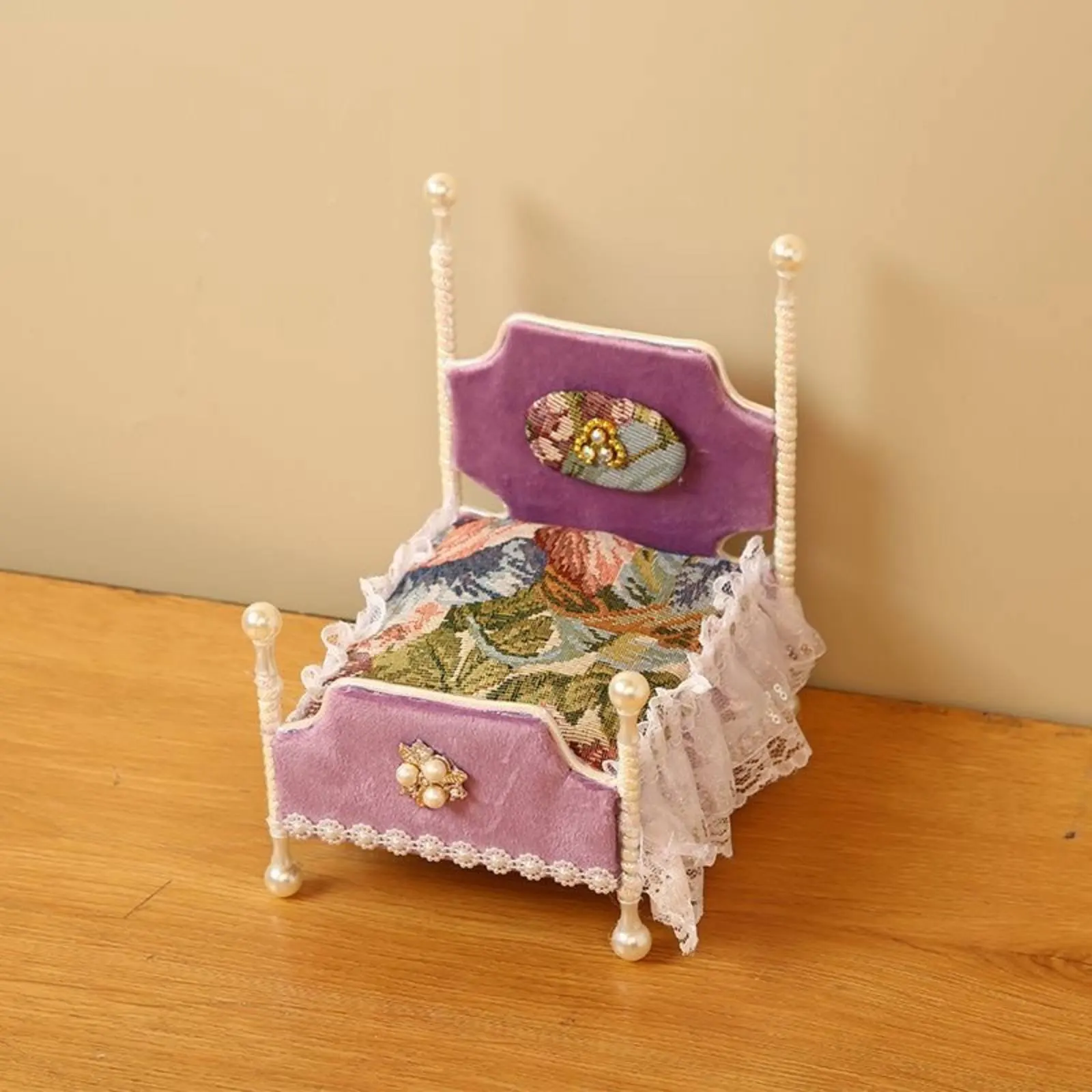 1:12 Scale Dollhouse Set European Design Dollhouse Bedroom Set 1:12 Scale Doll Bed Decorative Miniature Bedroom Furniture
1:12 Scale Dollhouse Set European Design Dollhouse Bedroom Set 1:12 Scale Doll Bed Decorative Miniature Bedroom Furniture