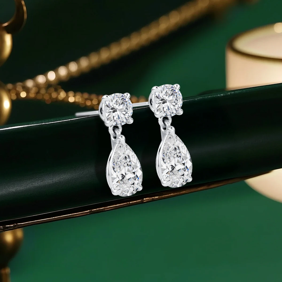 Luxury Brand Moissanite Drop Earrings Certified 100% Real 925 Sterling Silver Pear Cut Diamond Woman Jewelry Graduation Gifts
Luxury Brand Moissanite Drop Earrings Certified 100% Real 925 Sterling Silver Pear Cut Diamond Woman Jewelry Graduation Gifts
