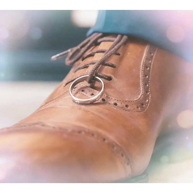 Chris Torrente Norisk Magic Tricks Borrowed Ring Vanishes and Appearing on Shoelace Ring Flight Magia Close-up Gimmicks Props
Chris Torrente Norisk Magic Tricks Borrowed Ring Vanishes and Appearing on Shoelace Ring Flight Magia Close-up Gimmicks Props