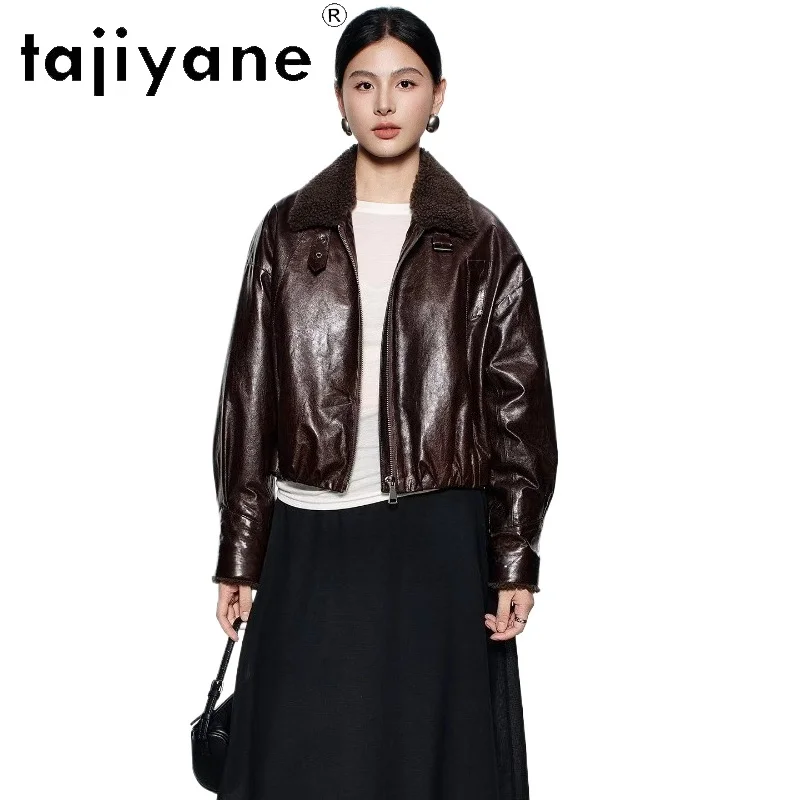 TAJIYANE масляный воск овчина гусиный пух пальто женская шерстяная куртка с воротником из натуральной кожи стильные куртки-пуховики 2025 зимняя одежда шуба
TAJIYANE масляный воск овчина гусиный пух пальто женская шерстяная куртка с воротником из натуральной кожи стильные куртки-пуховики 2025 зимняя одежда шуба