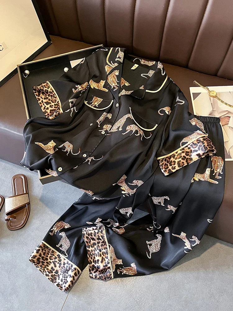 New Leopard Print Pajama Couple's Set Short Sleeve Silk Home Clothes
New Leopard Print Pajama Couple's Set Short Sleeve Silk Home Clothes